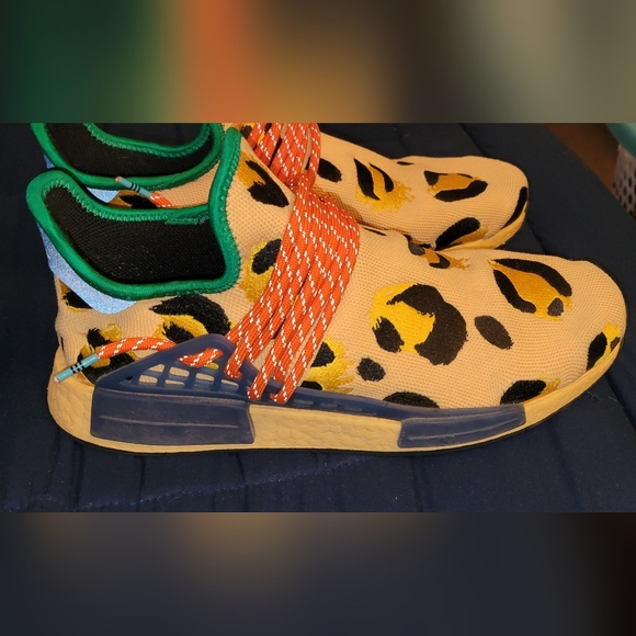 Shoe - Picture 2 of 9